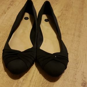NWOT Dress Barn Flats